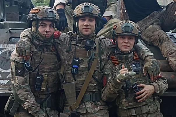 Ангелы Торского наступа: Стали известны имена героев с нашумевшего видео, на котором медики с ранением спасают жизни бойцов к западу от Кременной