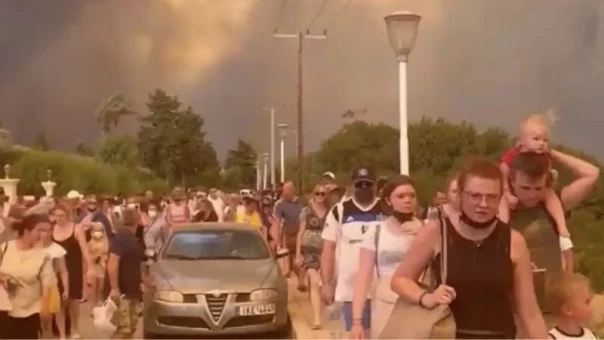 "Холодным душем" стал ответ России на просьбу Греции помочь с пожарами на Родосе