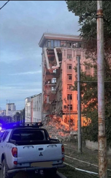 &laquo;Искандеры&raquo; бьют по Украине: взрывы в Запорожье и Днепропетровске, в Днепре зенитная управляемая ракета ВСУ снова попала в жилой дом