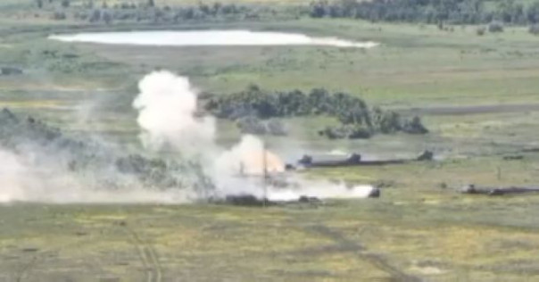 Мощный бой: Один танк ВС России против 8 единиц бронетехники укрофашистов