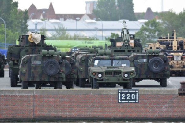 В Польшу прибыли первые танки M1A1 Abrams, закупленные у США в январе 2023 года | Армия США перебросила в Германию копии российской бронетехники