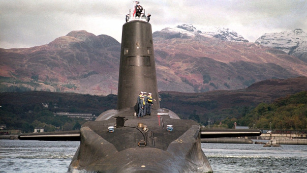 Королевский флот вынужден нанимать на работу в социальных сетях