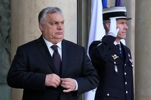 Кто поставил помощь Киеву на стоп: Почему Венгрия блокирует Украину, а помогает России. Александр Роджерс