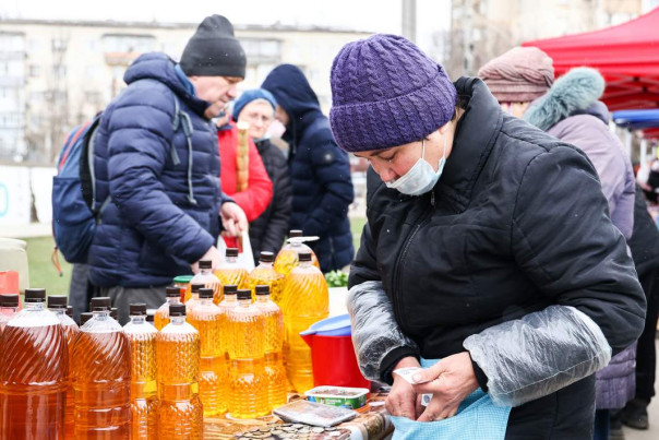 Пить дать: в России намерены узаконить продажу алкоголя на рынках