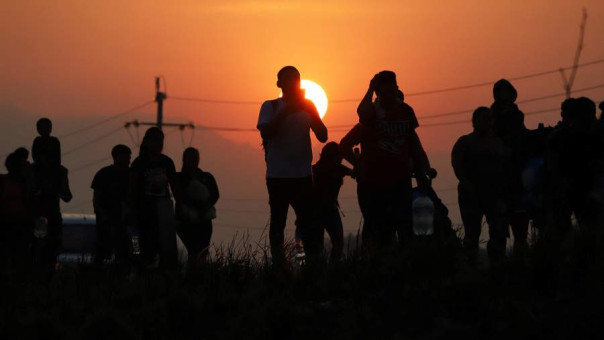 Приграничное расстройство: миграционный кризис в США лишает Украину денег