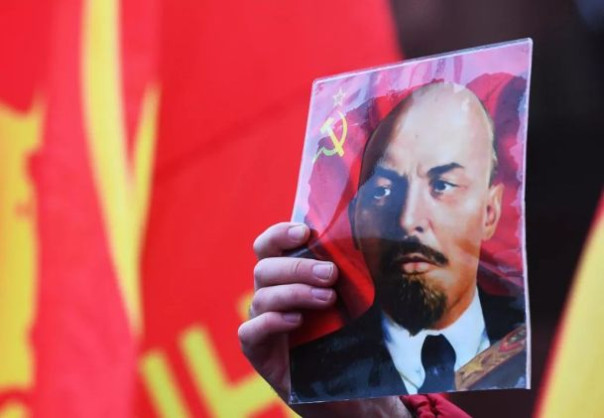 России не хватило ста лет, чтобы разобраться с Лениным