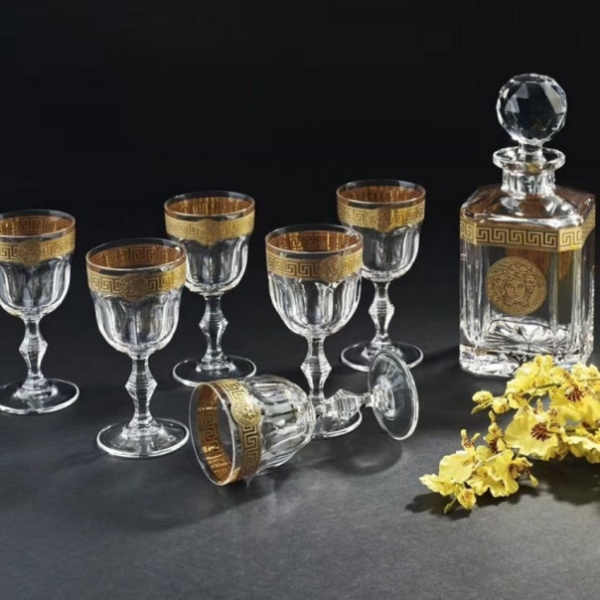 Россию обвинили в закрытии завода по производству богемского стекла KVETNA в Чехии