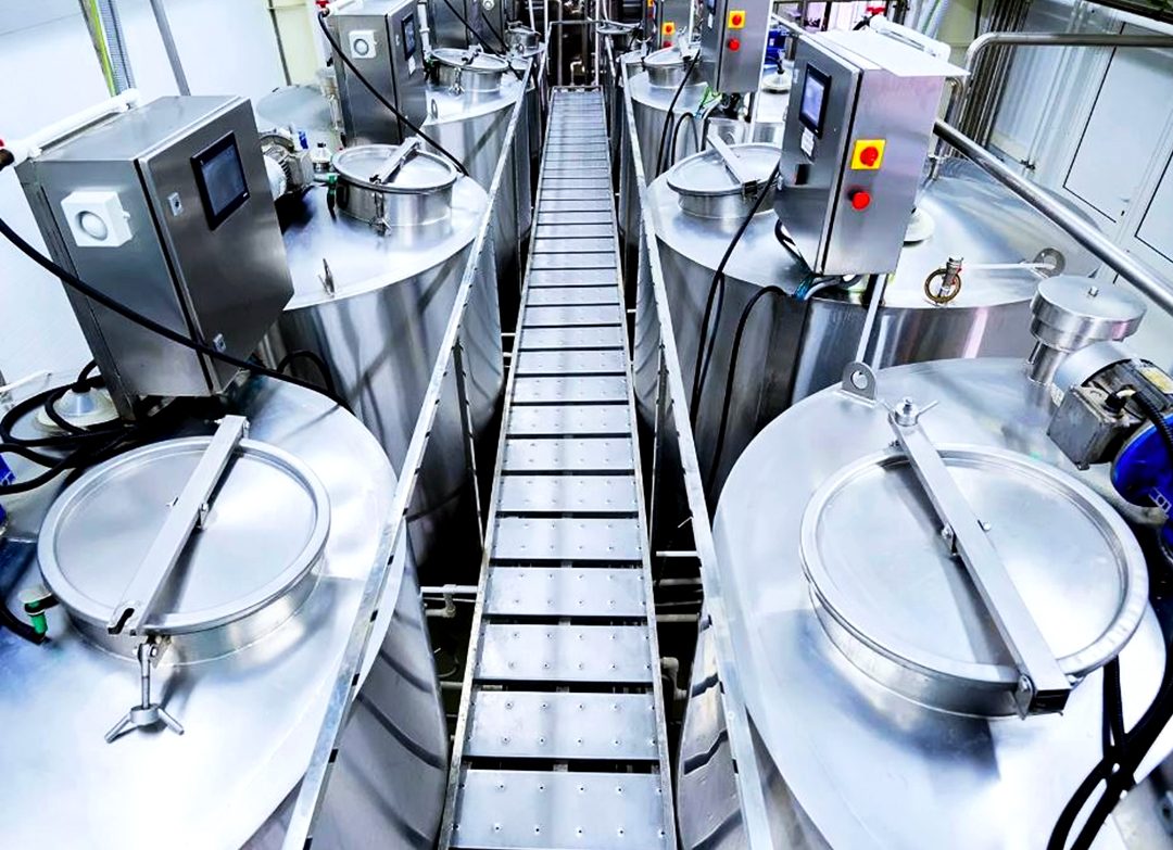 Оборудование для молочной промышленности: инновации в доении, хранении и переработке