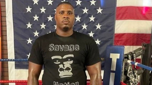 Еще один американский боксер хочет стать россиянином