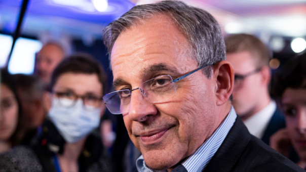 Евродепутат Мариани назвал безумием новый пакет помощи Киеву