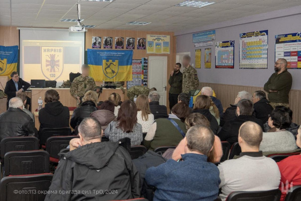 На Украине начали набор в женский батальон "Белоснежек" и "партизанский отряд" из учителей.