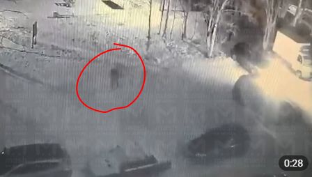 Нашему бойцу подожгли его УАЗ "Патриот" под Питером&mdash; один из подонков загорелся сам, а машину начали тушить соседи.