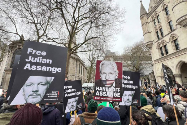 Отдать нельзя оставить: что будет с Джулианом Ассанжем