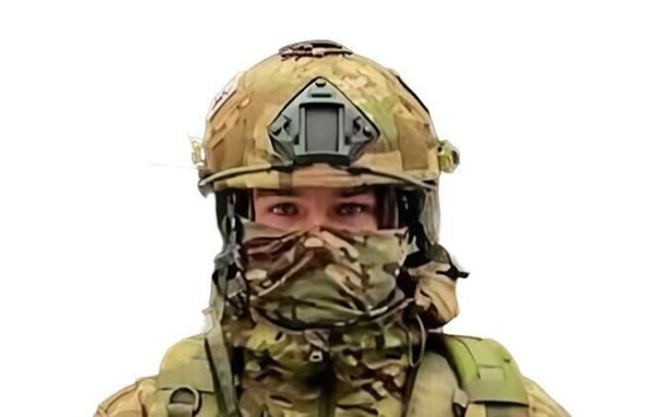 Разведчик Кастет о том, как наши солдаты прикрывают друг друга своими телами и выхаживают щенков