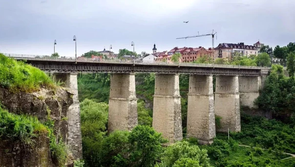 Реалии укроглубинки. Жители Каменца готовы ныкаться в казематах, где сидел Кармелюк