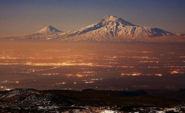 «Вот это знамя, милый брат»: предвестие войны, «тонущая» Армения и предатели Арарата