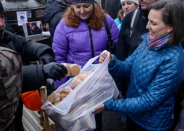 Не знаю, как вы, а лично я бы на месте хохлов поднапряглась бы...