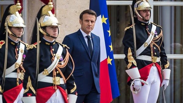 Турки о заявлении Макрона: &laquo;Франция &ndash; единственный петух, кукарекающий в своей помойке&raquo;