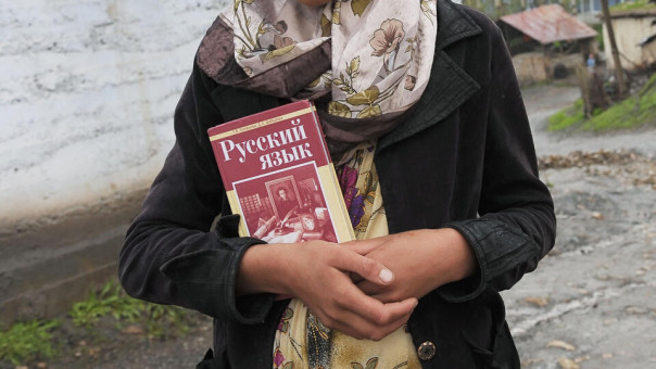 Чему учат мигрантов в родных школах