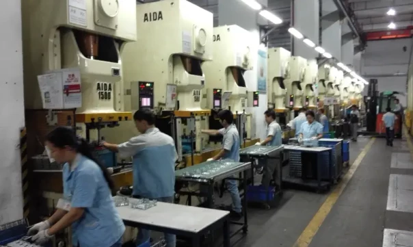 &laquo;Экономический монстр&raquo; выигрывает: Запад второй раз наступает на грабли, вводя санкции против Китая