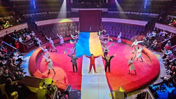 Клоуны своих не бросают