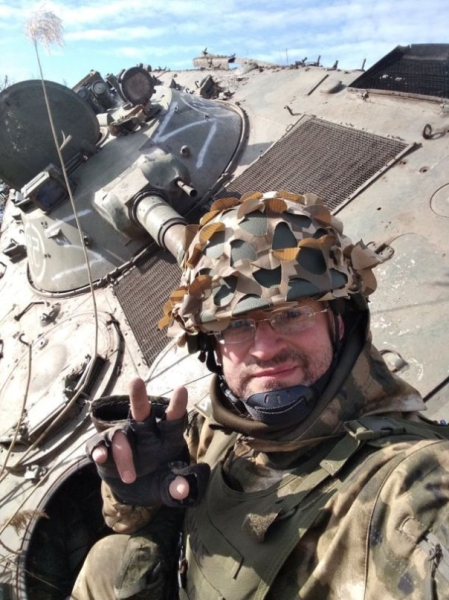 &laquo;Машина прикрыла меня и раненого бронёй&raquo;: военврач рассказал об особенностях работы на передовой