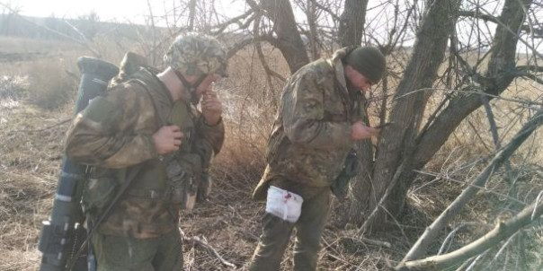 &laquo;Машина прикрыла меня и раненого бронёй&raquo;: военврач рассказал об особенностях работы на передовой