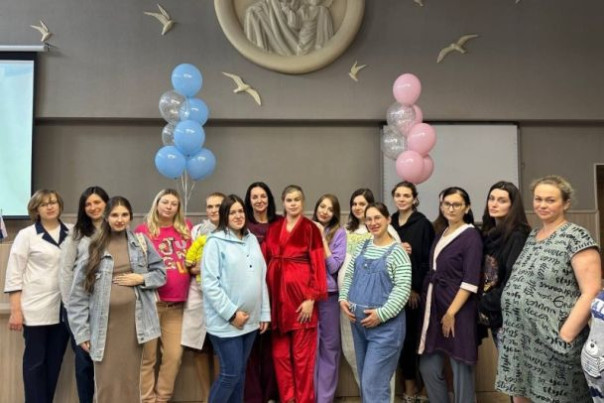 Путин по видеосвязи открыл в Донецке новый перинатальный центр