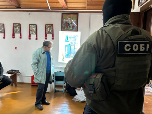 &laquo;Святые&raquo; Бандера и Шухевич в храме: задержанный в Омске за реабилитацию нацизма оказался священником Украинской греко-католической церкви