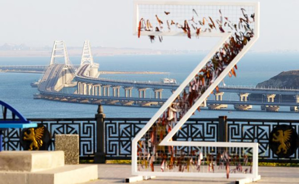 The Sun: &laquo;Буданов, бабахни по Крымскому мосту огромной бомбой&raquo;