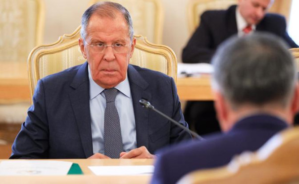 Лаврову поставили на вид: &laquo;Во Внуково, ожидая отправки на родину, таджики содержатся в нечеловеческих условиях&raquo;