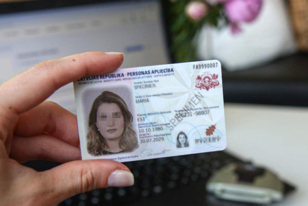 Мстит за жительство: ЕС замалчивает проблему депортации россиян из Латвии