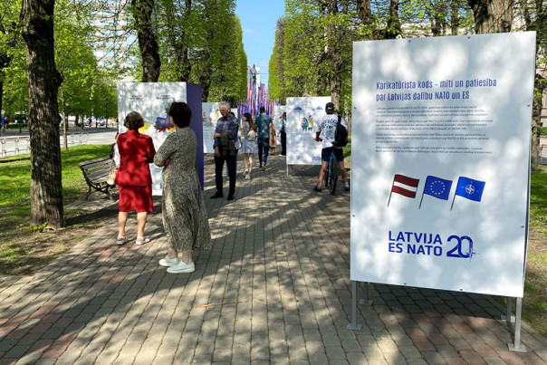 Мстит за жительство: ЕС замалчивает проблему депортации россиян из Латвии