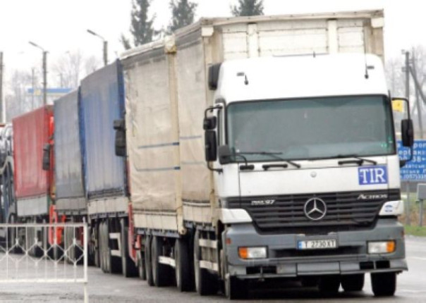 На Украине дальнобойщики заблокировали трассу Киев&ndash;Одесса, протестуя против закона Байдена-Зеленского о мобилизации