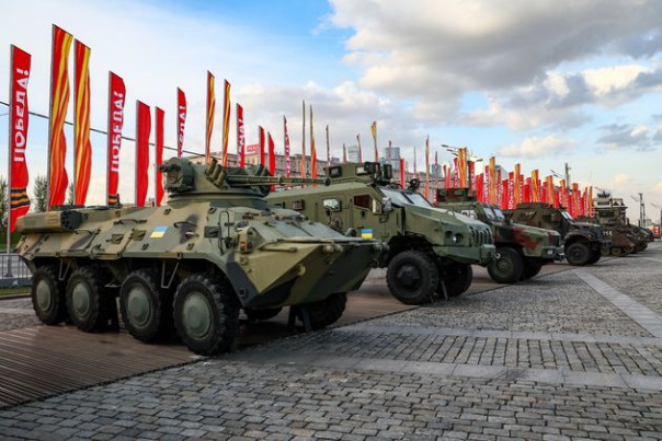 «Репутация разрушена». Что пишут западные СМИ о выставке трофеев в Москве