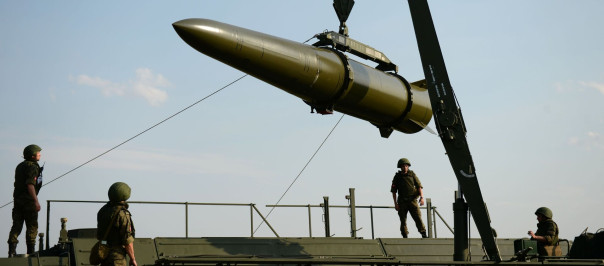 ВС России проведут учения по подготовке и применению нестратегического ЯО