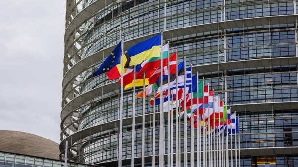 Бандеровцы признали, что Украина стала колонией англоязычных стран