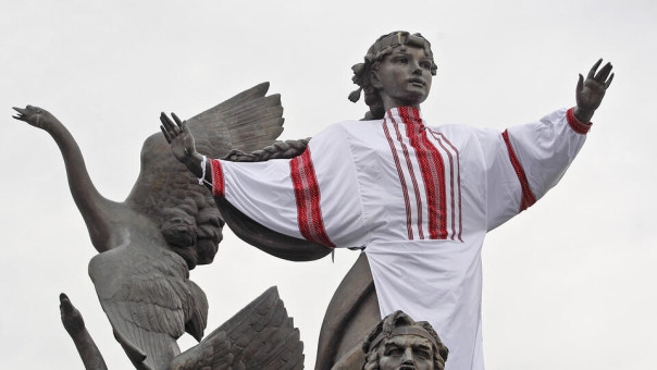 Бандеровцы признали, что Украина стала колонией англоязычных стран