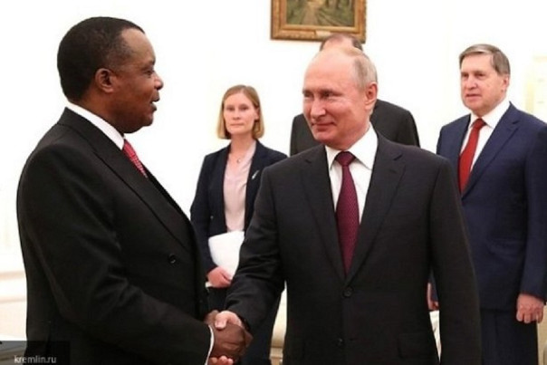 Президент Конго прибыл в Кремль на встречу с Путиным
