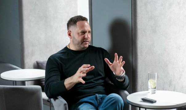 Зачем западная пресса начала &laquo;сливать&raquo; главу ОП Ермака, который за спиной у Зеленского решает все вопросы