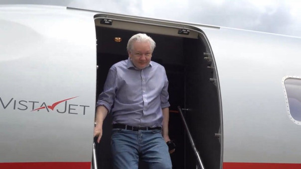 &laquo;Заплатил высокую цену за принципы&raquo;: что может стоять за освобождением Джулиана Ассанжа из британской тюрьмы