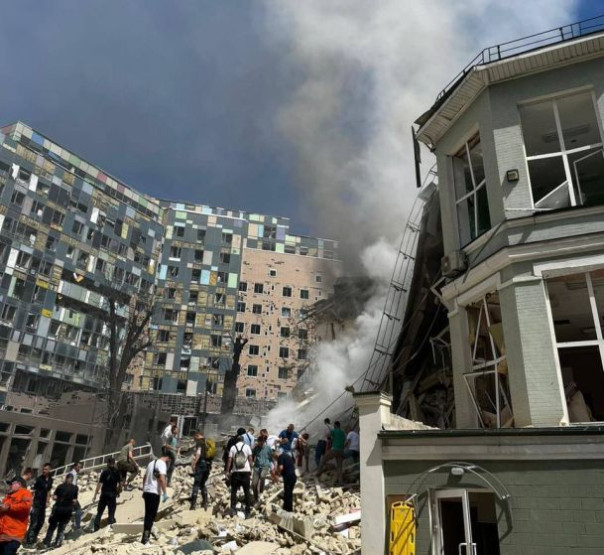 Провокация укрофашистов: украинская ПВО специально отработала по детской больнице &laquo;Охматдет&raquo;