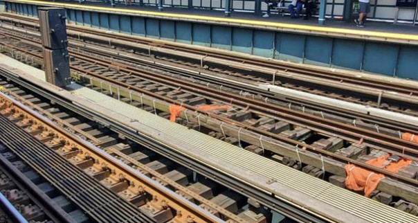 Пути метро в Нью-Йорке ремонтируют стяжками