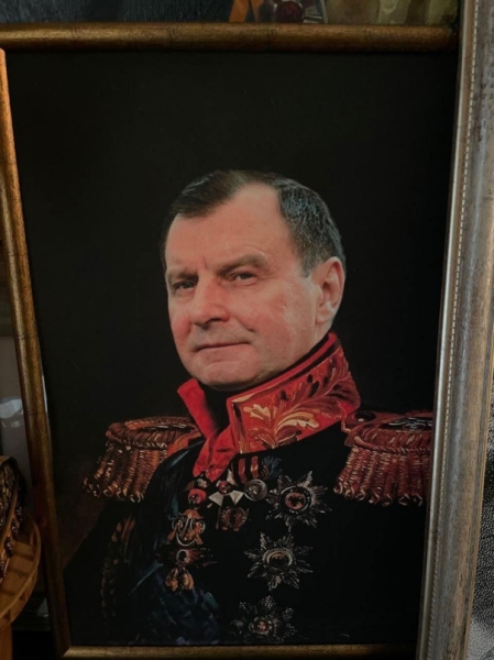 Шедевральные картины, найденные у экс-замминистра обороны Булгакова в ходе обыска.