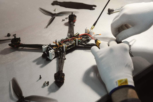 Служба в доставке: разработан БПЛА для дистанционного минирования