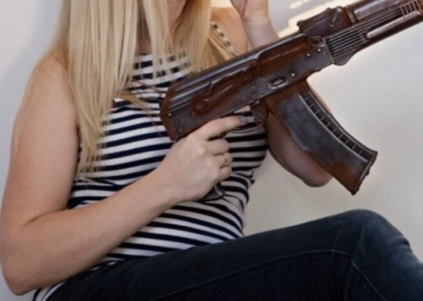 В Одессе девушка застрелила своего парня-десантника из его автомата