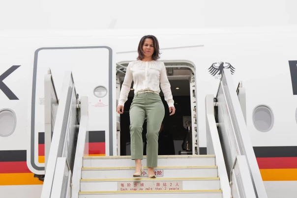 &laquo;Ее хватает на ночь&raquo;: африканский эскортник раскрыл интимные подробности встреч с Бербок