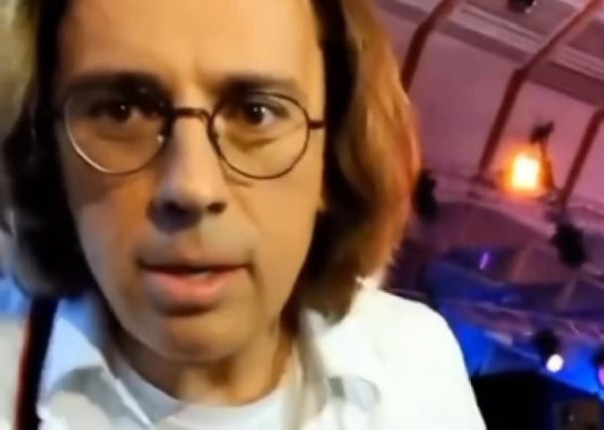 &laquo;Хотел в лицо плюнуть&raquo;. Россиянин рассказал, зачем публично оскорбил Галкина на концерте в Латвии