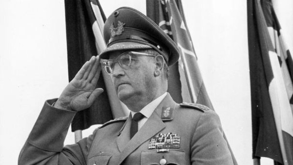 Когда вместо «Здравствуйте» услышите слово «Хайль», знайте...