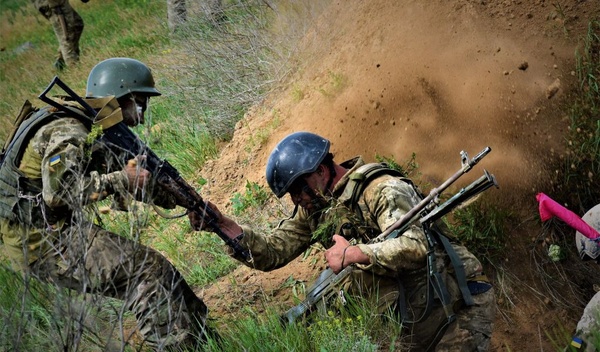 &laquo;Ситуация вышла из-под контроля!&raquo; Офицер &laquo;Азова&raquo;* заявил об обрушении фронта в Донбассе